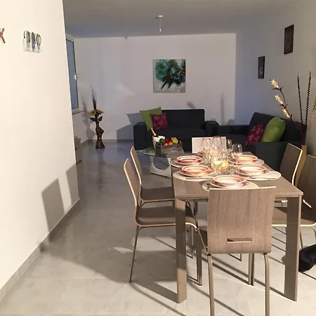 Ocean Drive Terrace Apartment *